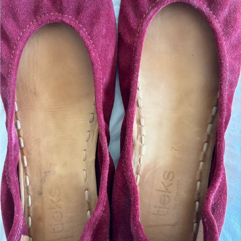Tieks Rouge Suede Ballet Flats Size 7 EUC - Picture 5 of 6